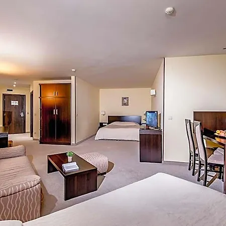 Bellevue 4* פמפורובו