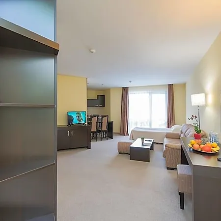 Bellevue 4* פמפורובו