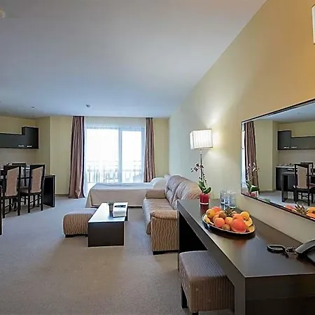 Bellevue 4* פמפורובו